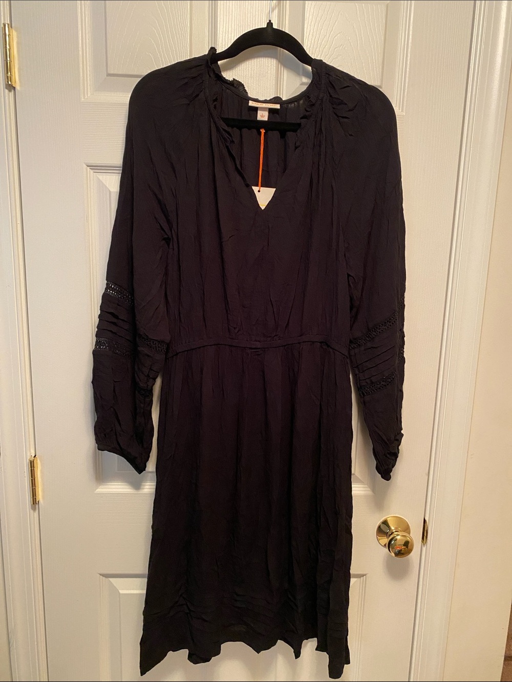 Knox Rose Black Long-Sleeve V-Neck Dress…size L